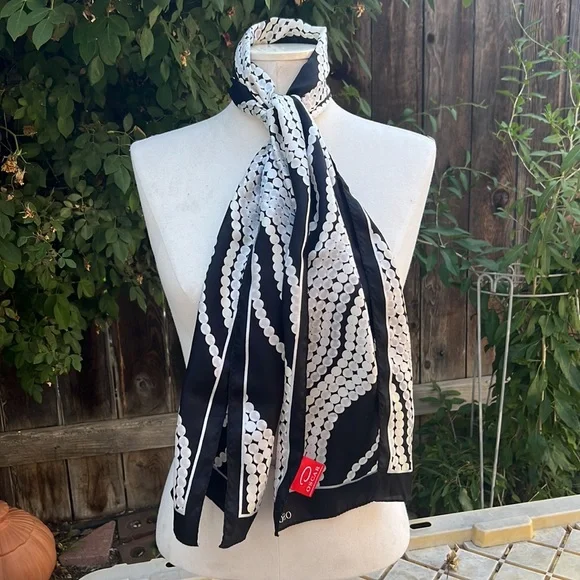 Rare** Vintage Oscar De La Renta Silk Scarf